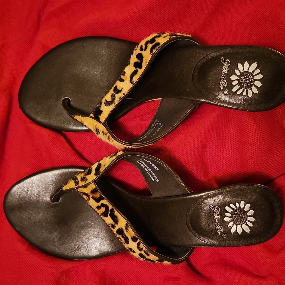 Women's Leppard hills